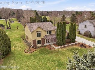 2142 Cumberland Dr, Brighton, MI