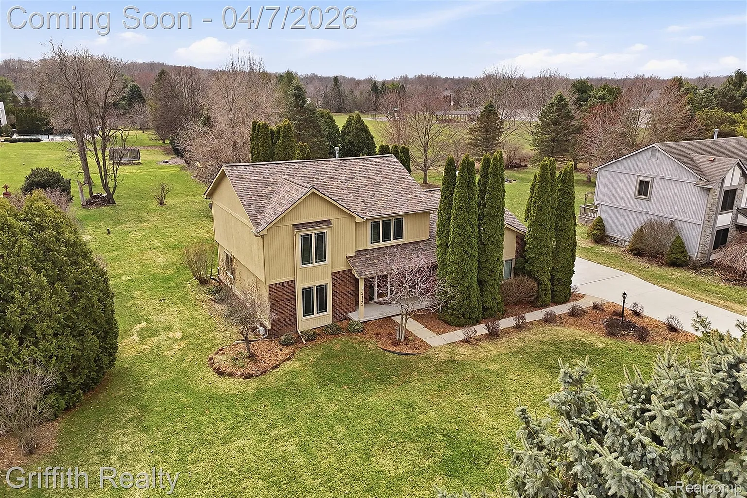 2142 Cumberland Dr photo 1