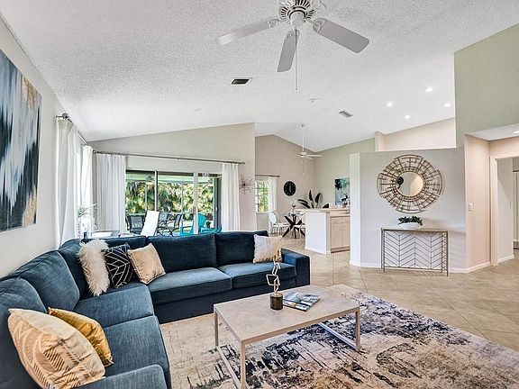 4th image of 225 Somerset Way