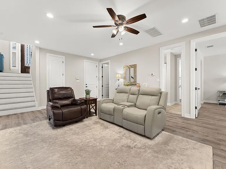 319 Lombardia Dr #21B — Photo 17