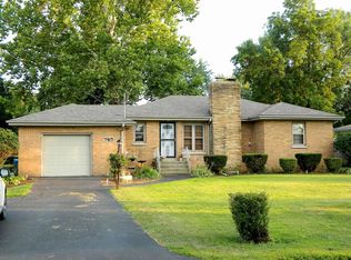 785 Schomer Rd, Aurora, IL 60505