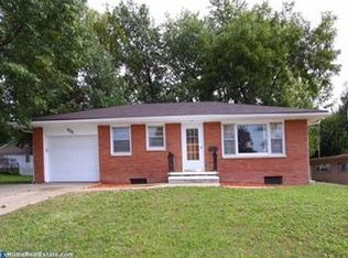 922 N 66th St, Lincoln, NE 68505