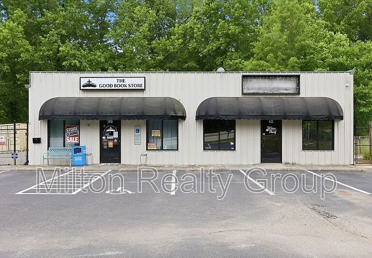 432 E Cornelius Harnett Blvd — Photo 2