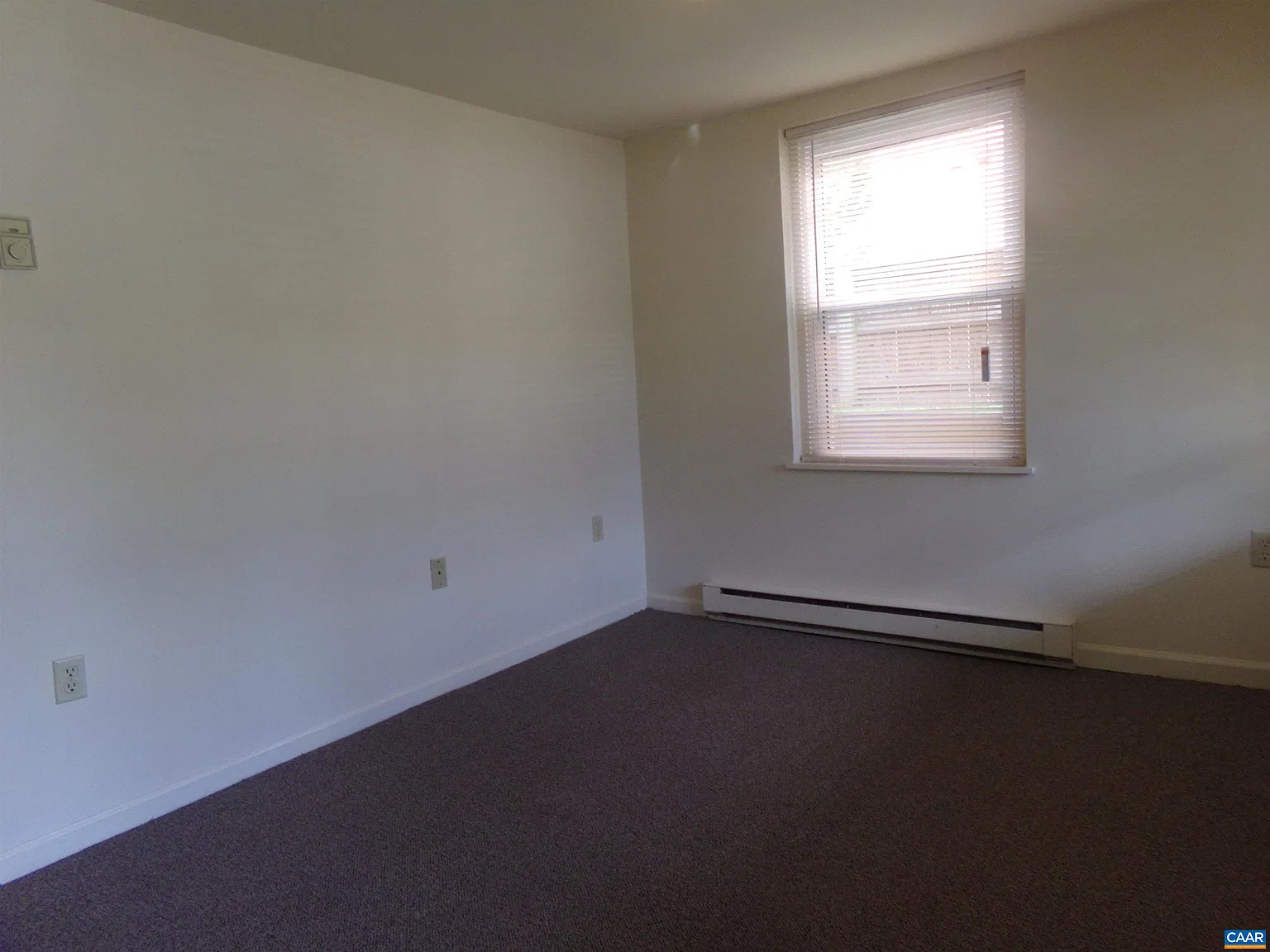1 bed, 1.0 bath, 411 sqft, $1,075 — Photo 2