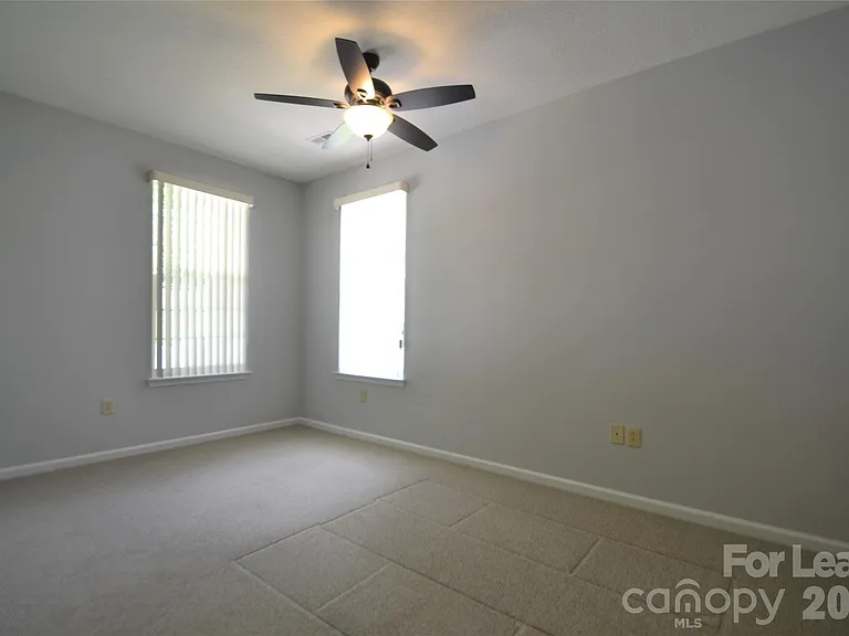 8035 Sultana Cir — Photo 21