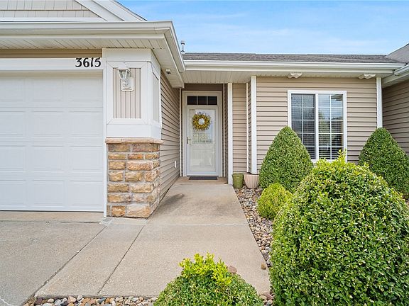 3rd image of 3615 NE Cottonwood Ln