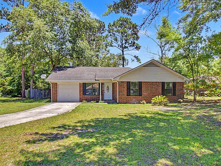 219 Kevin Rd — Photo 1