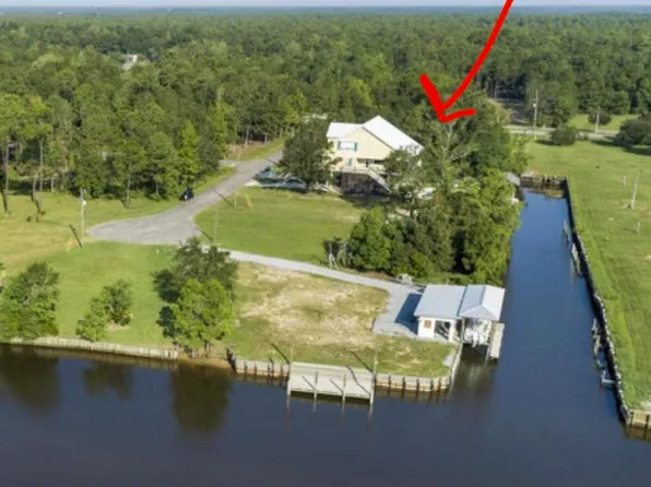 2462 Iki Pl, Diamondhead, MS 39525