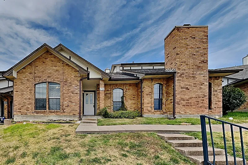 6324 Alissa Dr
