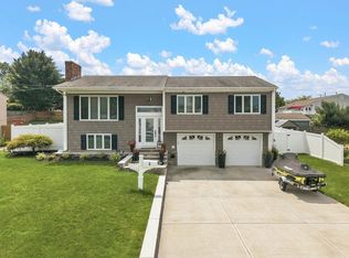 5 Kent Ave, East Providence, RI 02914