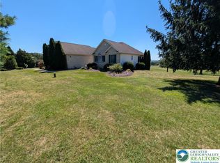 2733 Buss Rd, Bath, PA 18014