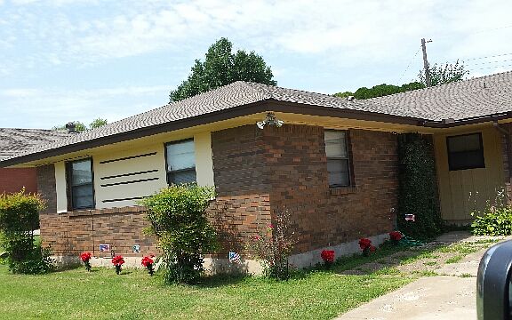 2nd image of 717 Leslie Dr