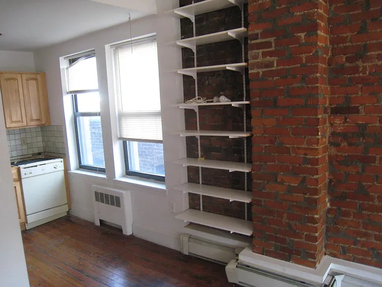 57 Charter St #4D — Photo 5