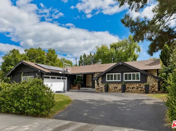 23916 Califa St, Woodland Hills, CA 91367