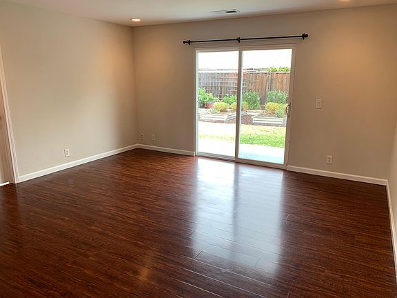 4th image of 5620 Holland Ln