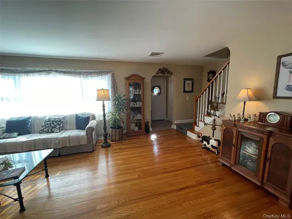 4 Sylvan Way, Suffern, NY 10901