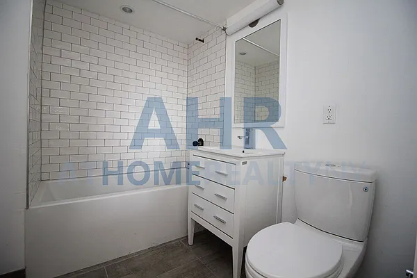 Rented by At Home Realty NY LLC | media 21