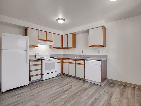 Kitchen cabinets may vary