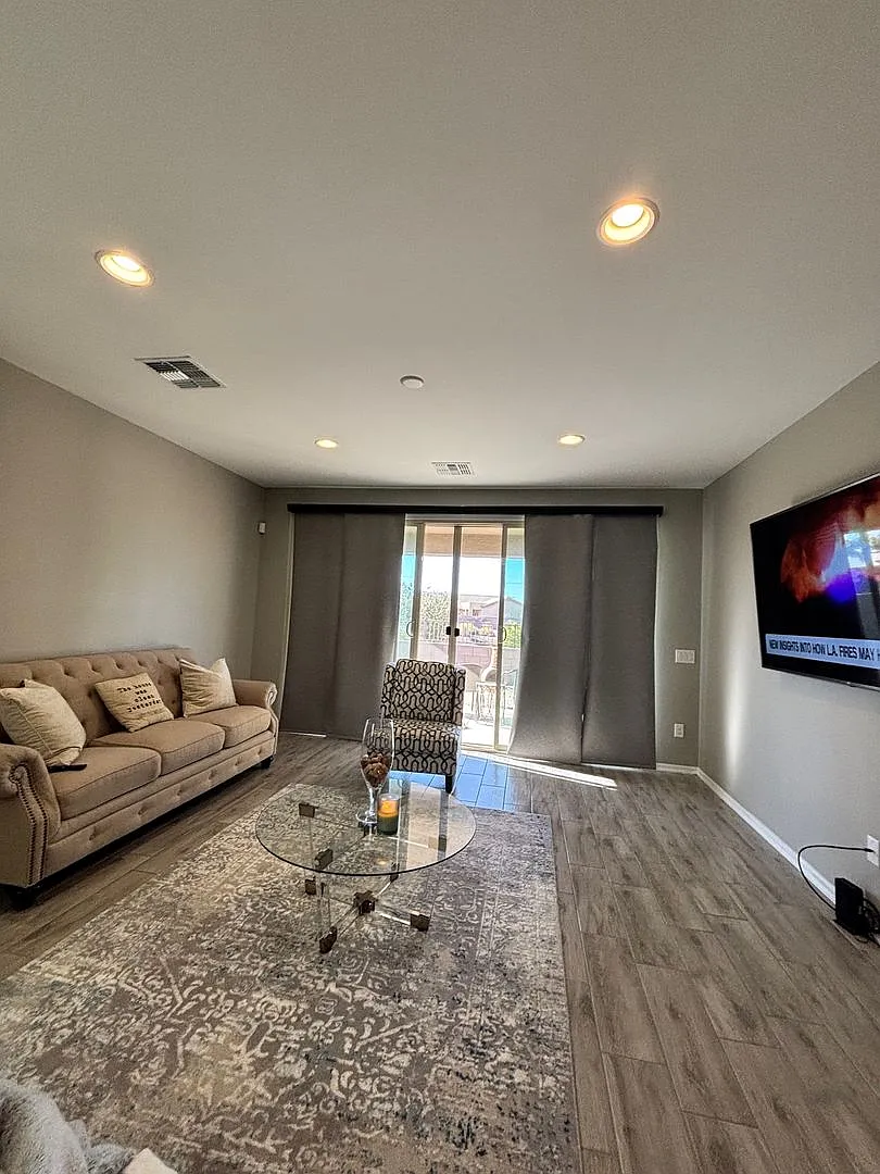 4 Bedrooms 2.5 Bathrooms - Marana — Photo 3