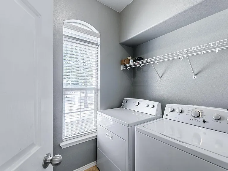 1205 Logan Dr — Photo 21