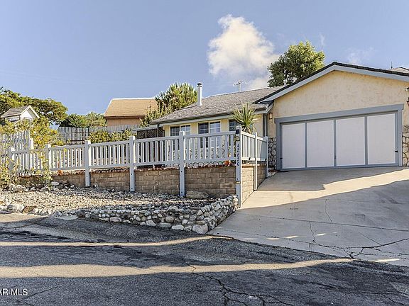 2nd image of 42620 Wauconda Dr
