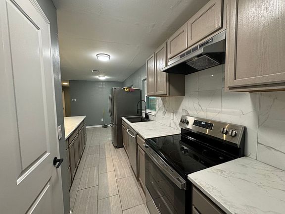 5th image of 617 E Helm Way