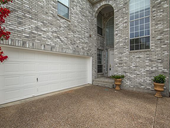 3rd image of 2606 Waterford Dr