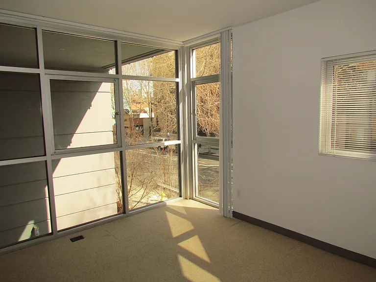 33 South Third — Photo 35