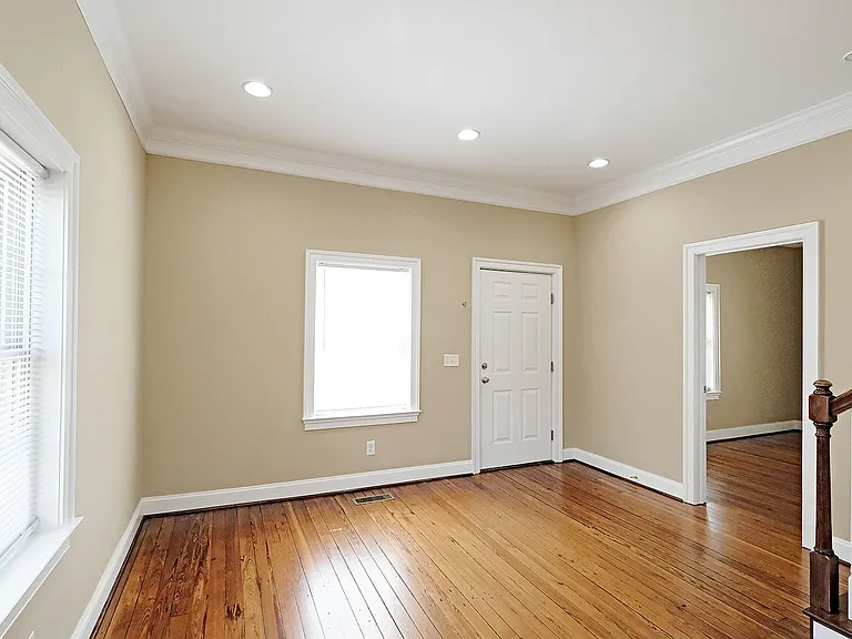103 Linden St — Photo 4