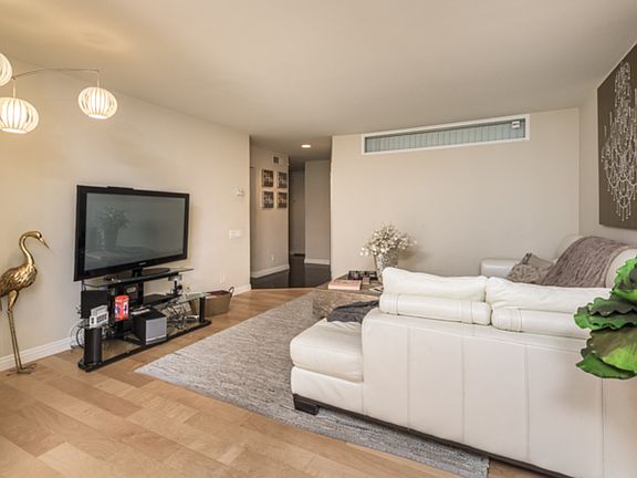 2nd image of 10747 Wilshire Blvd APT 805