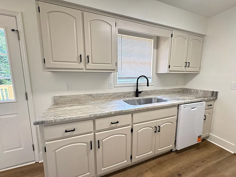2107 S Seale Rd — Photo 6