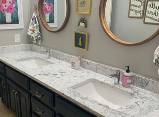 3701 Cactus Dr, Edmond, OK 73013