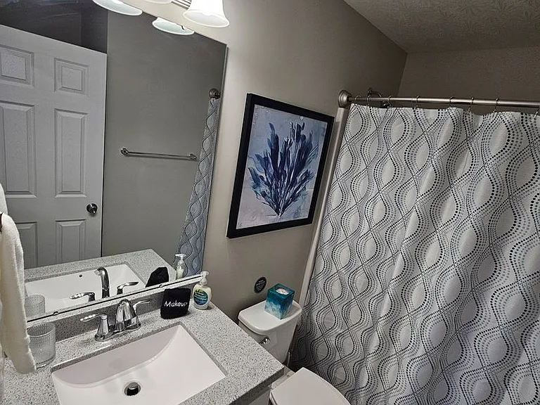 2224 Morris Ave — Photo 32