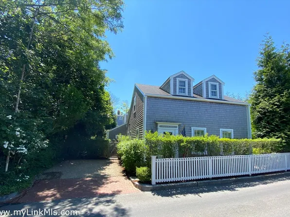 14 W Dover St, Nantucket, MA 02554