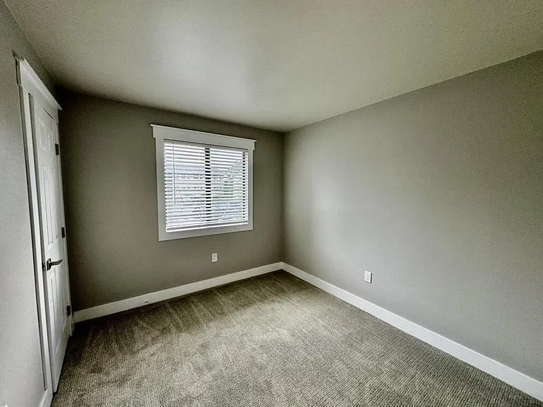 980 Life Dr #30 — Photo 8