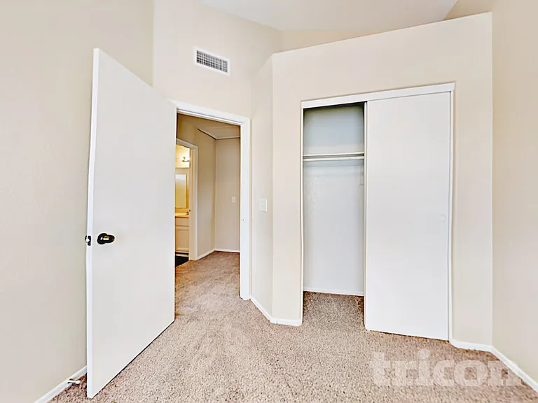 8668 W Hubbell St — Photo 13