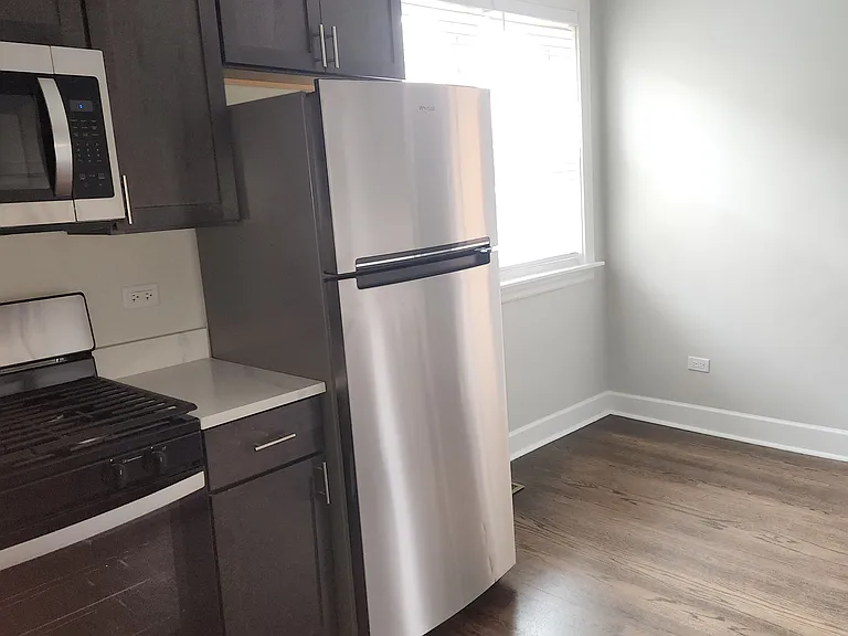 5521 W George St #2 — Photo 15