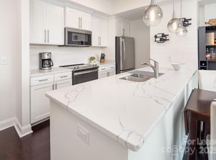 300 W 5th St APT 516, Charlotte, NC 28202