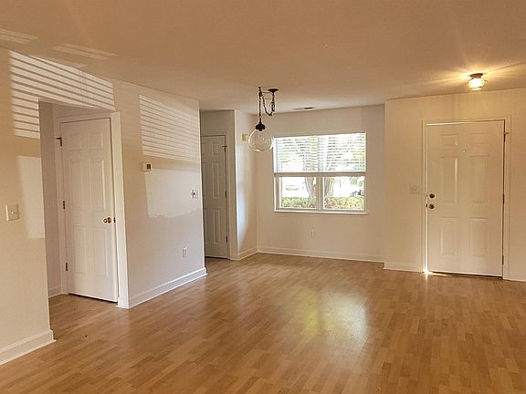 Dining/Entry