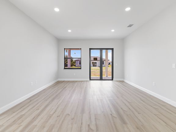 4th image of 8014 Mangrove Cir