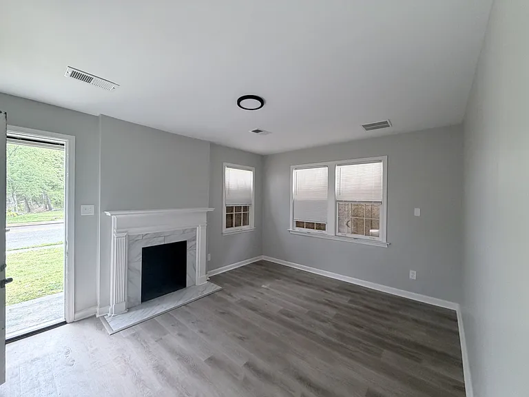 793 N Hollywood St — Photo 18