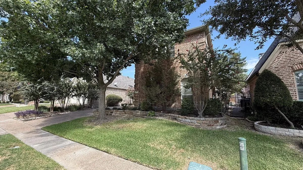 3 bed, 2.5 bath, 2656 sqft, $3,500 — Photo 3