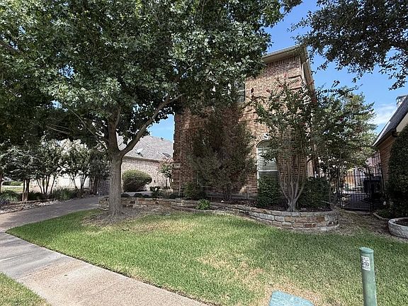 3rd image of 5700 Travis Dr