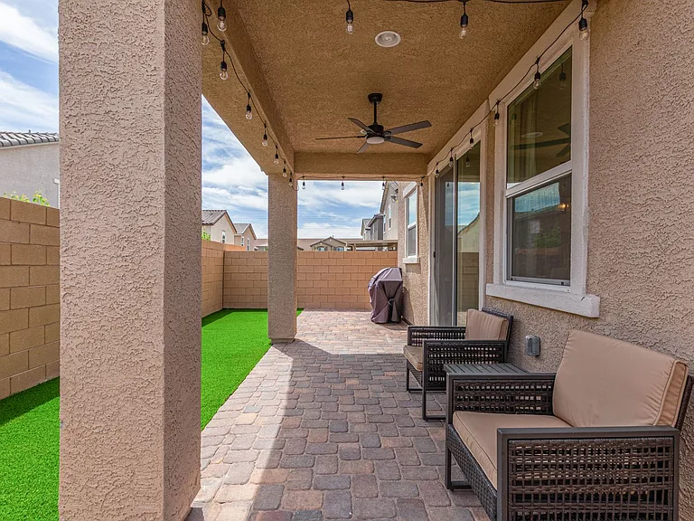 10212 Starlit Canyon Ct — Photo 32