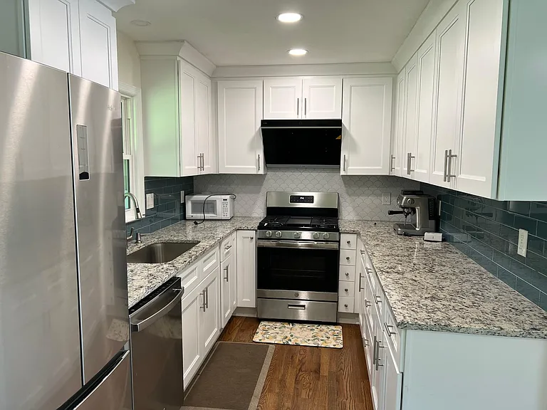 2932 Pineview St — Photo 4