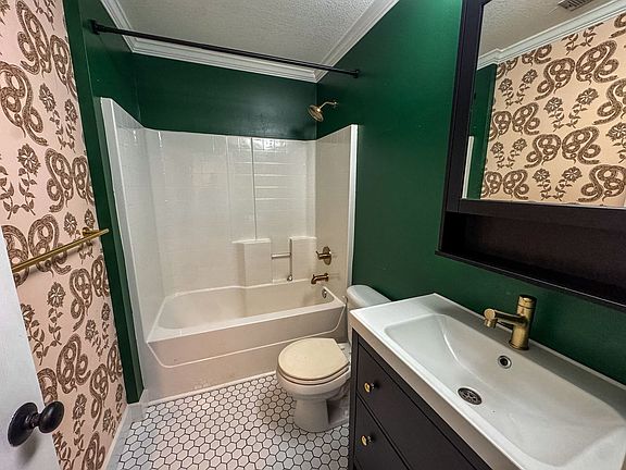 5th image of 1129 Americus Ave