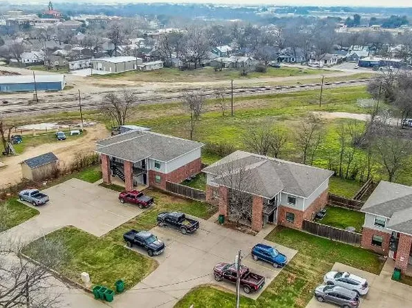 852 W Vanderbilt St #1102, Stephenville, TX 76401