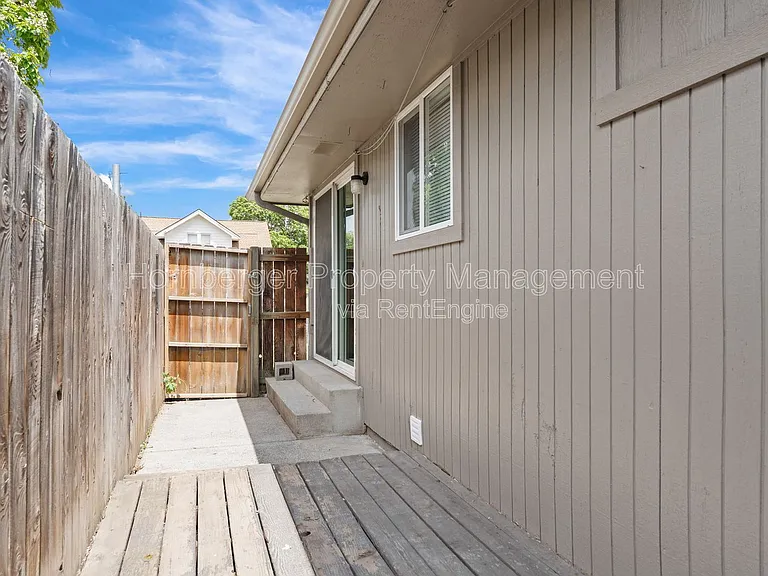 3939 N Mayfair St — Photo 26