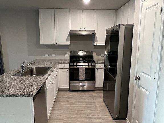 3rd image of 423 Agave Circle