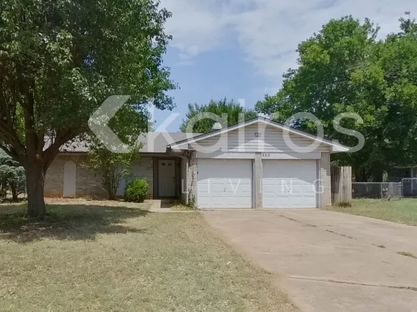 405 E Brookview Lane Ct, Mustang, OK 73064